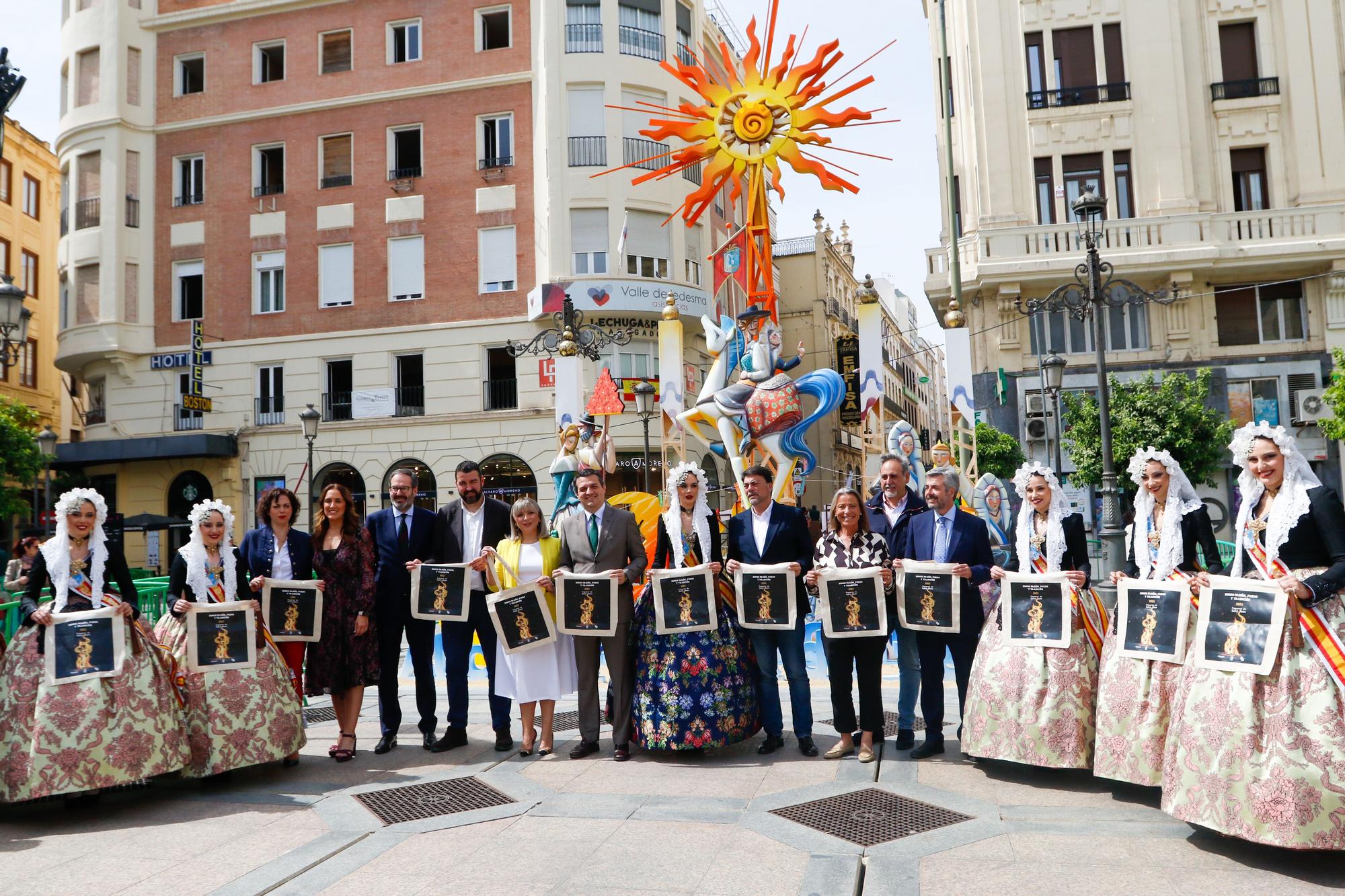 Alicante promociona su imagen en Córdoba con un arroz gigante
