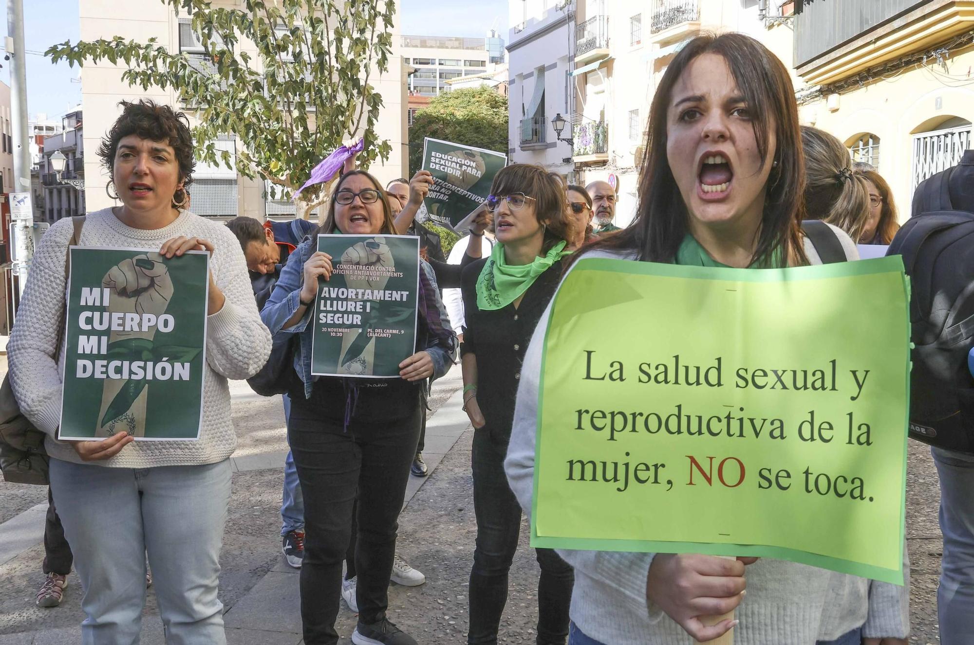 PP y Vox inauguran la polémica oficina "antiaborto" de Alicante entre críticas por "ilegal"