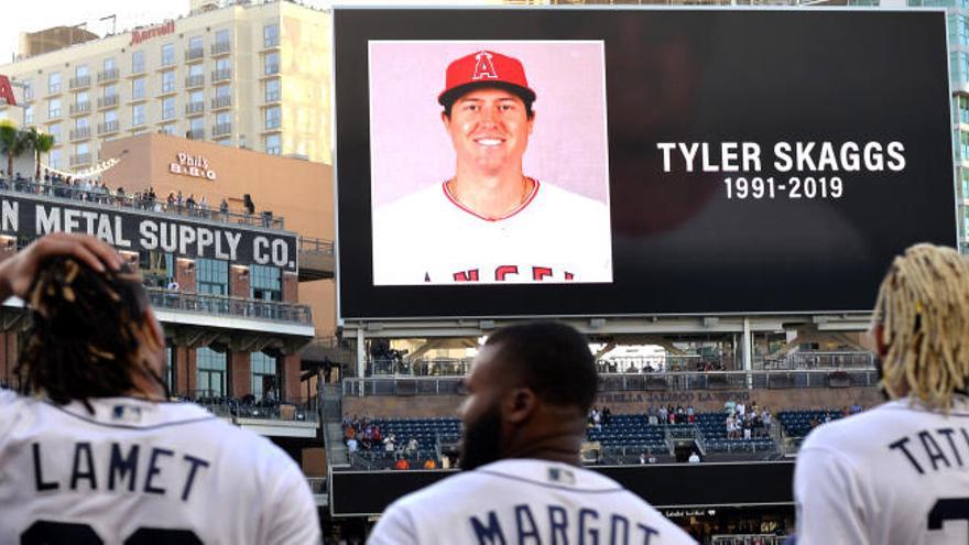 Las Grandes Ligas, de luto por la muerte de Tyler Skaggs