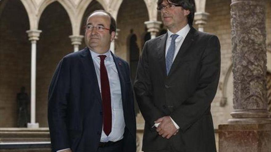 Iceta se reúne con Puigdemont para abordar los efectos del 155