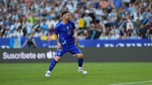 Messi celebra uno de los goles