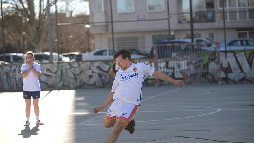 Lectura relajada, vermú con amigos o una pachanga de fútbol: la jornada de reflexión de los candidatos del 8F