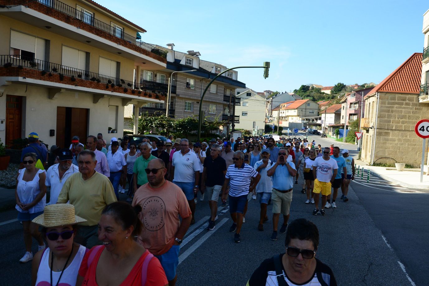 Moaña planta el grito en la calle: "Coa nosa saúde non se xoga"