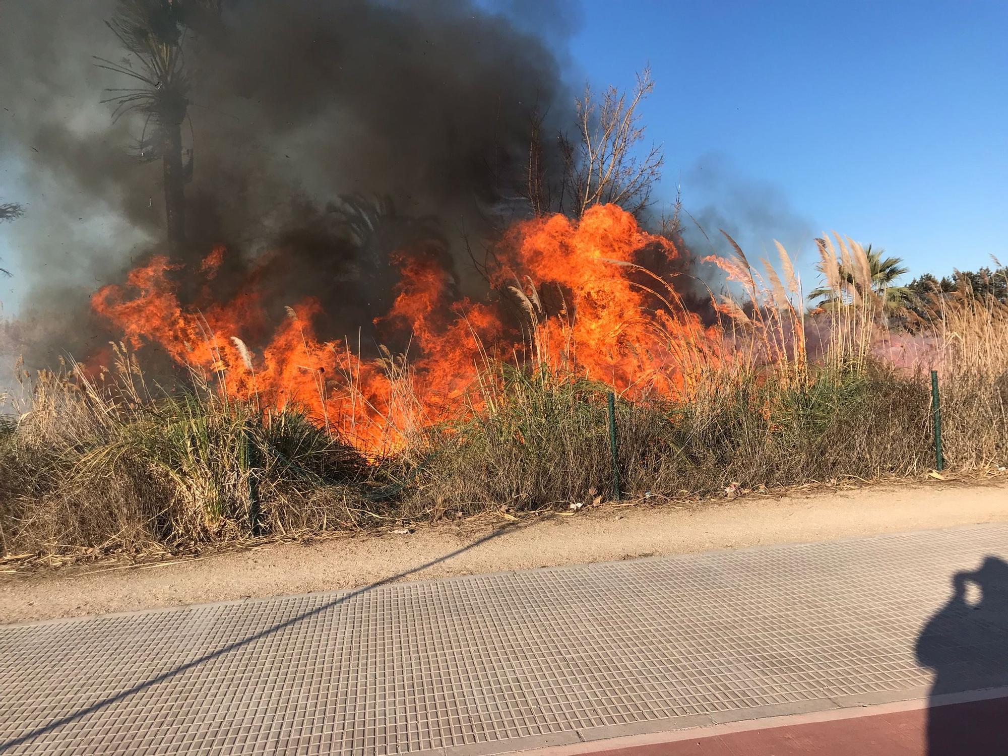 Cuatro incendios de matorral en 24 horas en Castelló