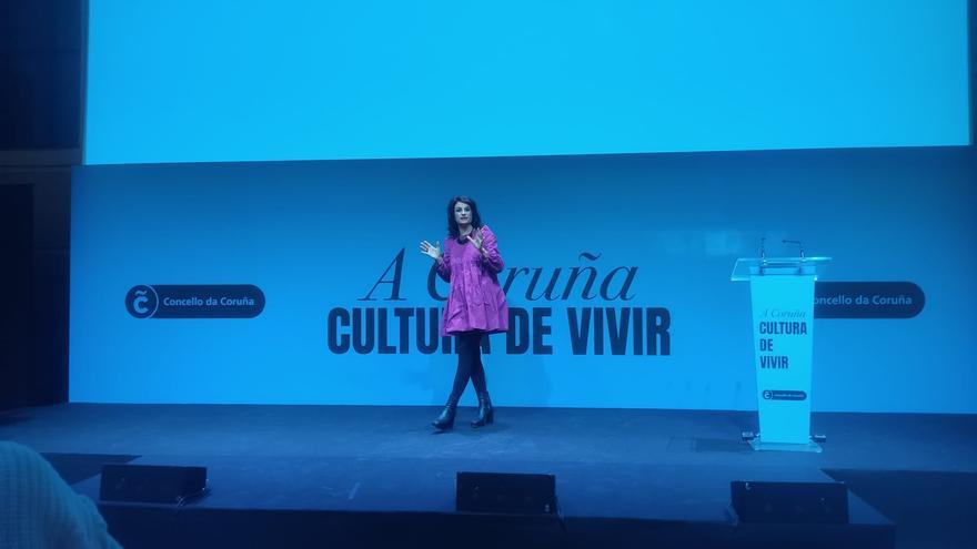 Yolanda Castaño lleva la poesía de A Coruña a Fitur