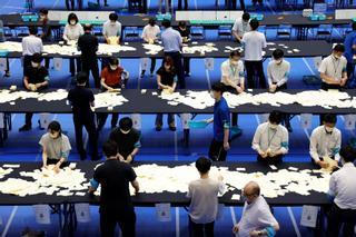 El partido gobernante de Japón logra una sólida victoria en el parlamento