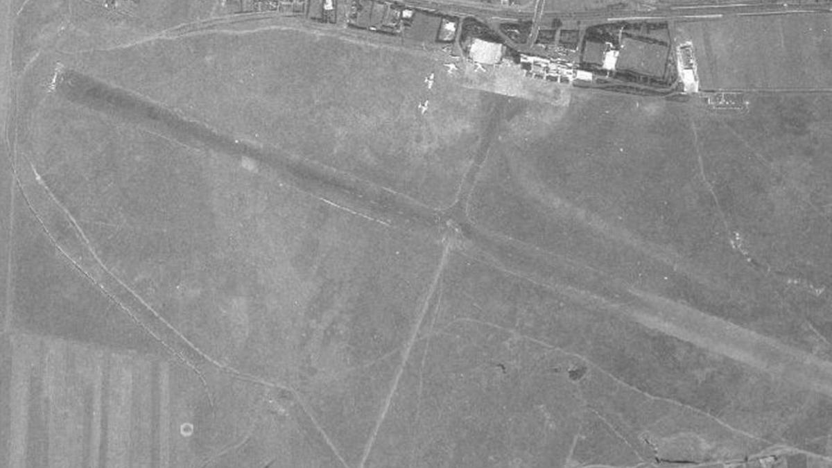 Ortofoto del aeropuerto de Los Rodeos y su entorno en  1964.