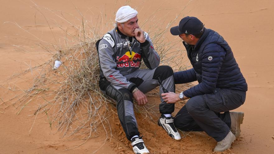 Carlos Sainz tiene dos vértebras fracturadas tras su accidente en el Dakar