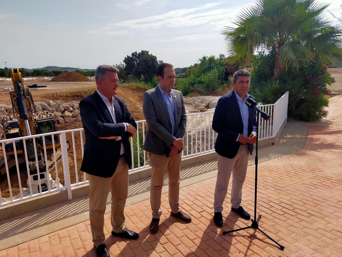 El Conseller Martínez Mus, el alcalde de Cheste y Mazón