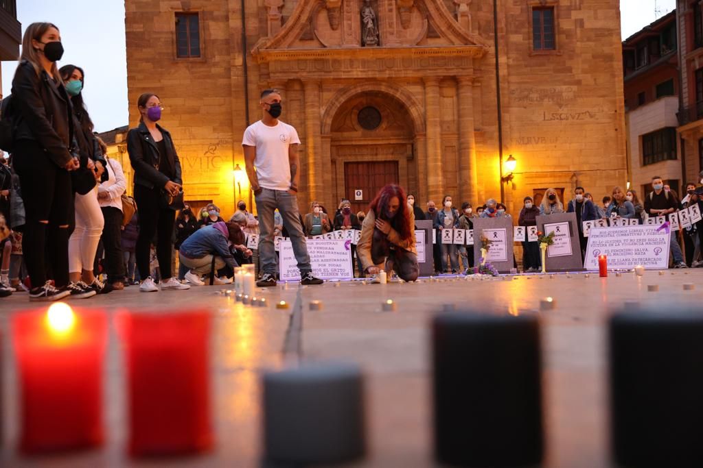 Concentración contra la violencia vicaria en Oviedo