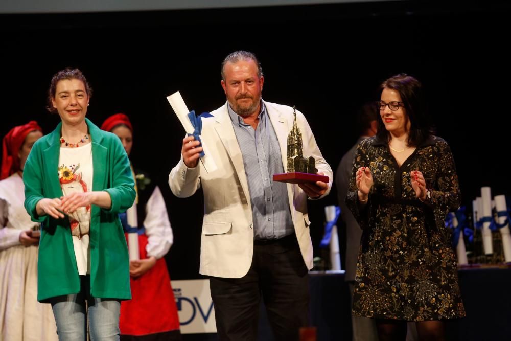 Gala de entrega de premios del 26.º Concurso y muestra de folclore "Ciudad de Oviedo"