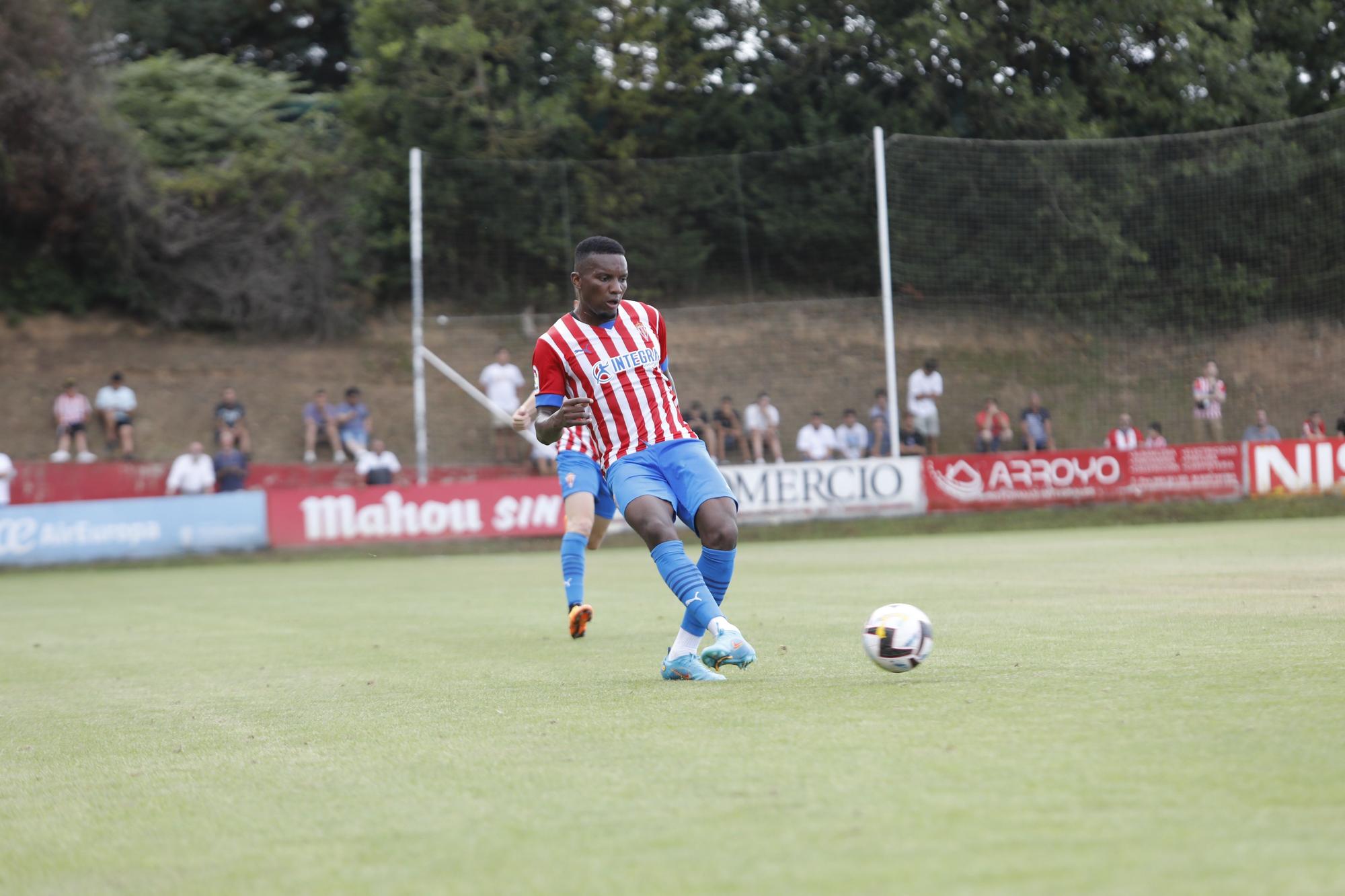 El Sporting empata ante la Ponferradina en su cuarto partido veraniego