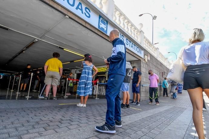 COLAS PARA ADQUIRIR EL BONO DE GUAGUA