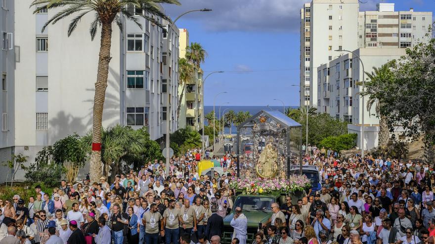 La Virgen del Pino del Materno a la Catedral