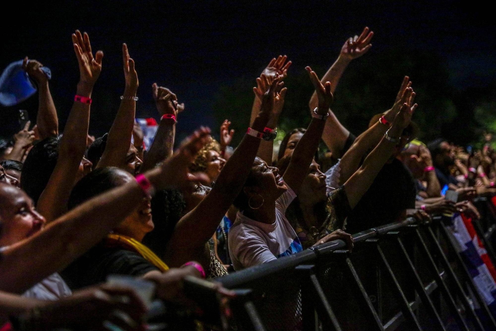 Marc Anthony ofrece su primer concierto en la isla ante 10.000 personas