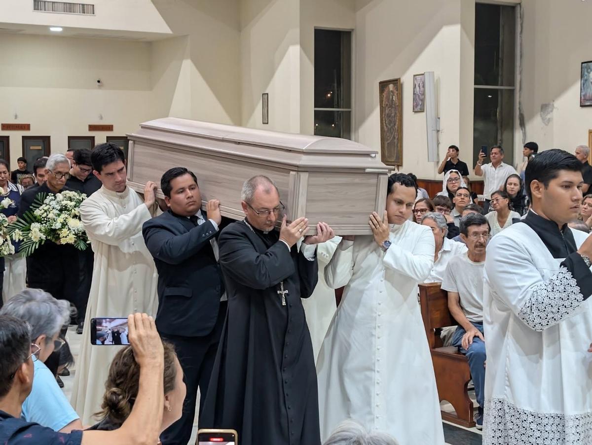 Funeral del sacerdote murciano Alfonso Avilés,  fallecido en Ecuador
