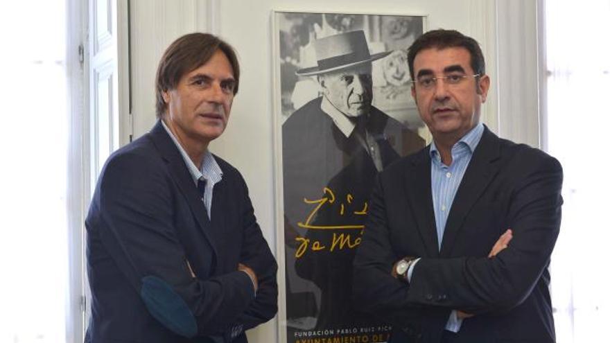 El director de la Fundación Picasso-Casa Natal, José María Luna, y el concejal de Cultura, Damián Caneda.