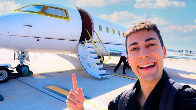 El calvario de Nil Ojeda, youtuber, en un vuelo a Perú: "Pensaba que me había explotado un riñón"