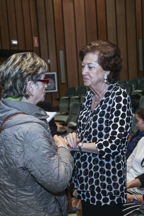 Homaneja a Barthe Aza en el Colegio de Médicos