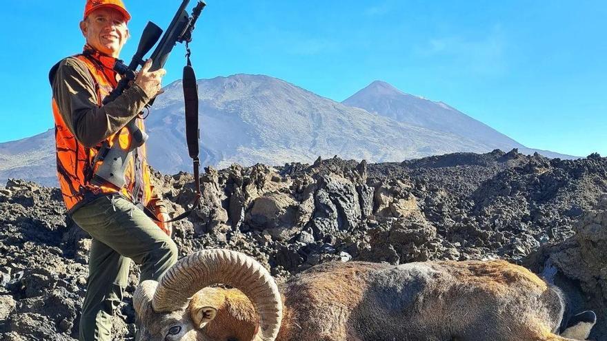 Mata a un muflón en el Teide y lo sube a Facebook: esta es la multa por hacerlo