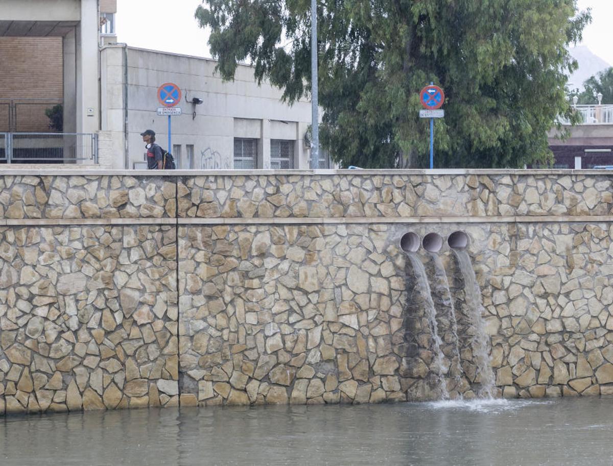 La gota fría causa inundaciones en la ciudad de Alicante