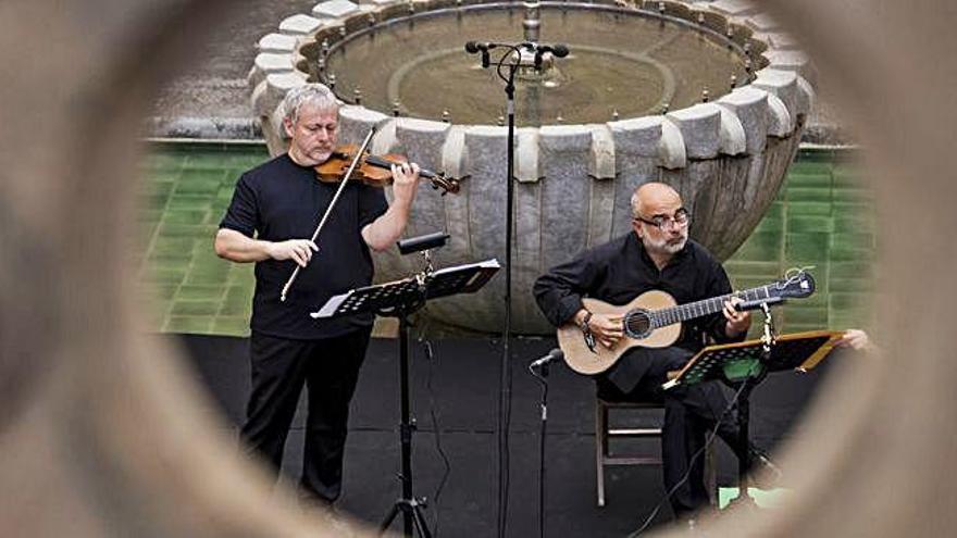 El recital de Biondo i Pinardi, al Palau Solterra.
