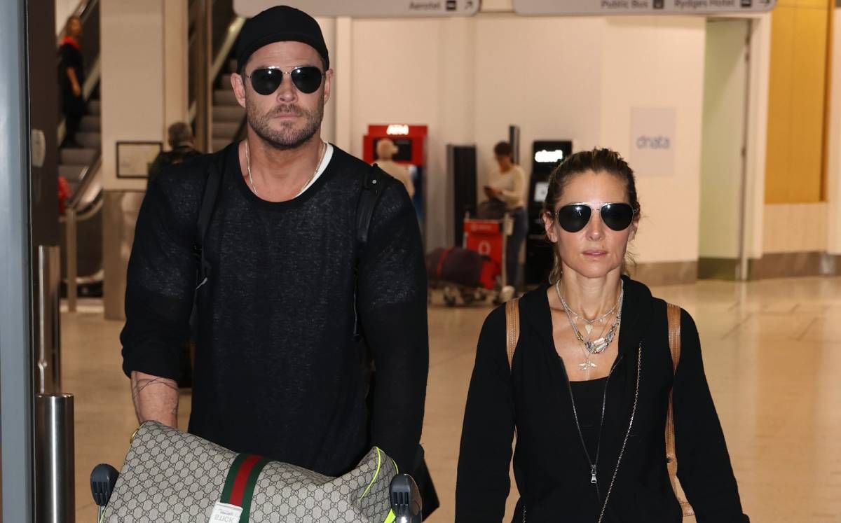 Elsa Pataky junto a Chris Hemsworth en el aeropuerto de Sidney