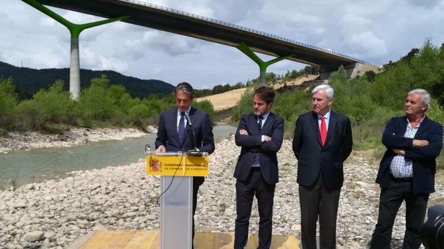 Fomento anuncia la construcción de un viaducto de 70 metros para salvar la zona del desprendimiento de Monrepós