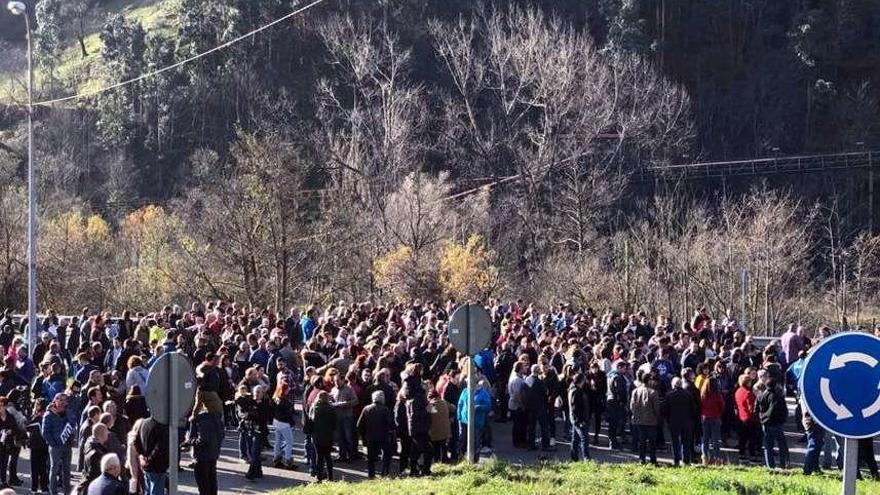 Protesta en Aller para apoyar a los subcontratados de Hunosa