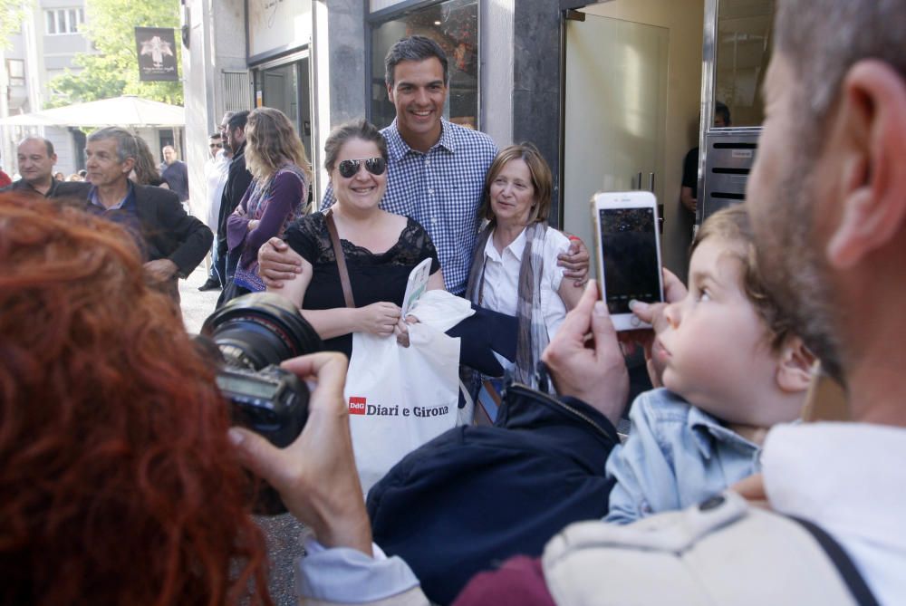 Pedro Sánchez es reuneix amb els militants a Girona