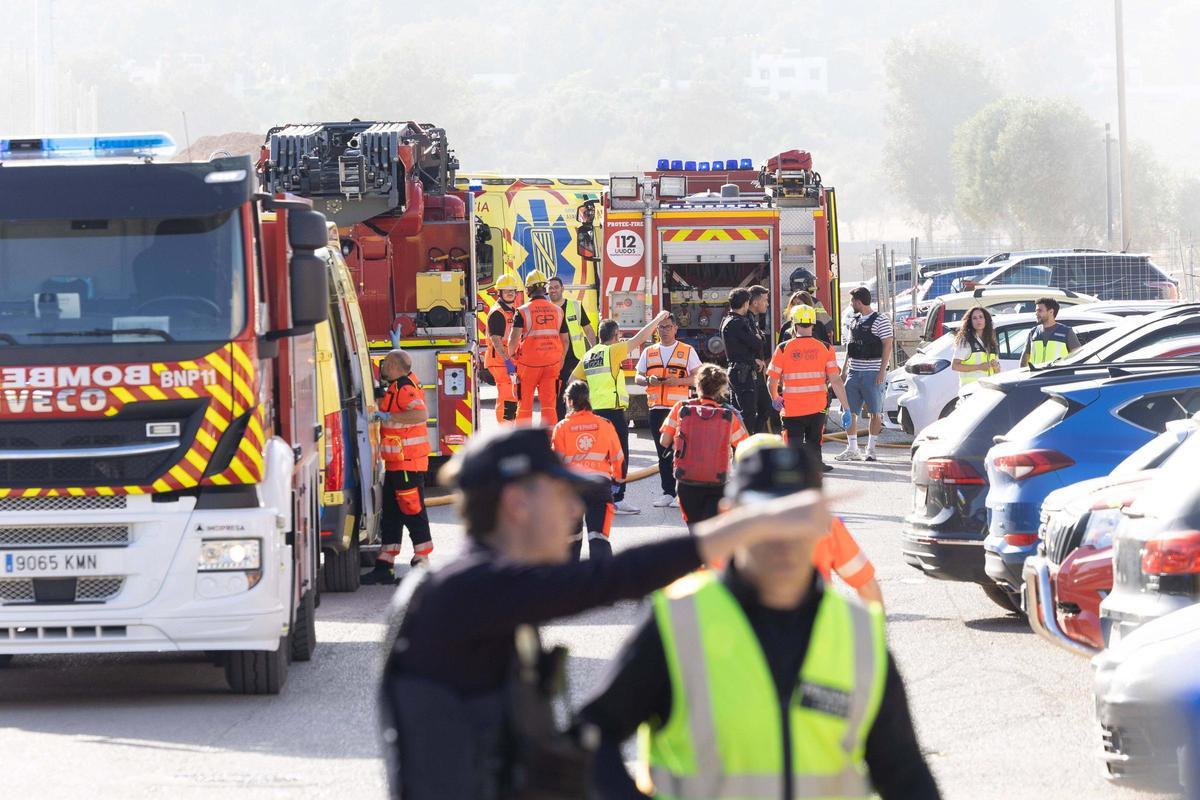 Impresionantes imágenes de los destrozos provocados por la explosión de un piso en Ibiza