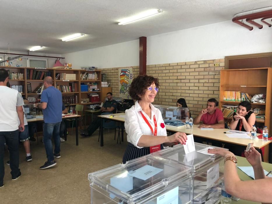 Alicia Piquer (PSPV) vota en Rafelbunyol.