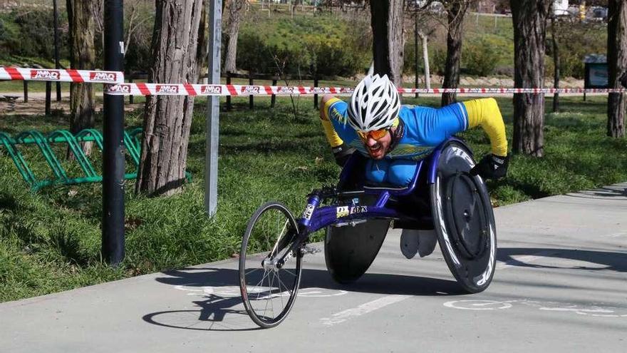 Iván Heras se llevó el triunfo en la modalidad de silla de ruedas