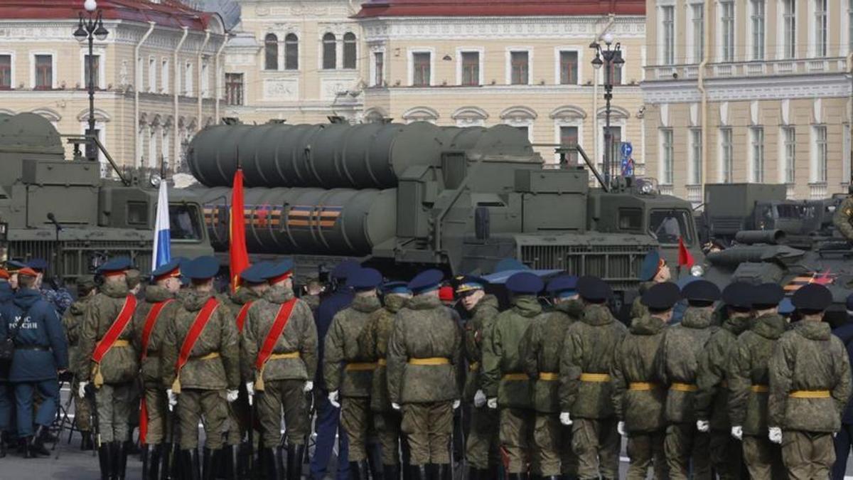 Militares rusos en San Petersburgo.