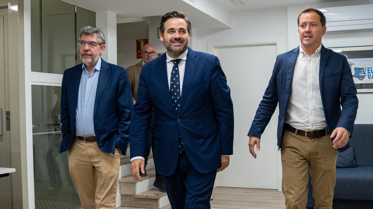 Alberto Nadal (PP) propone un pacto nacional del agua y un plan de choque eléctrico si llegan al Gobierno