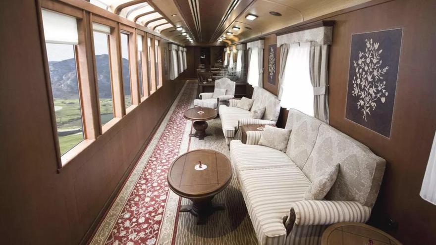 El viaje en tren más bonito del mundo está en España: un interior del siglo XX que recorre las zonas más bonitas del norte