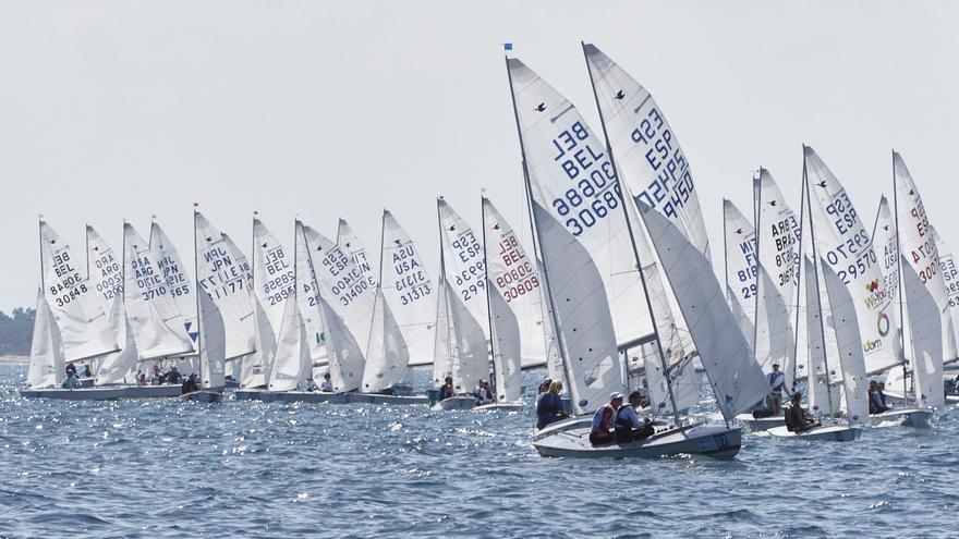 Arranca en Valencia Mar el Mundial Femenino de Snipe