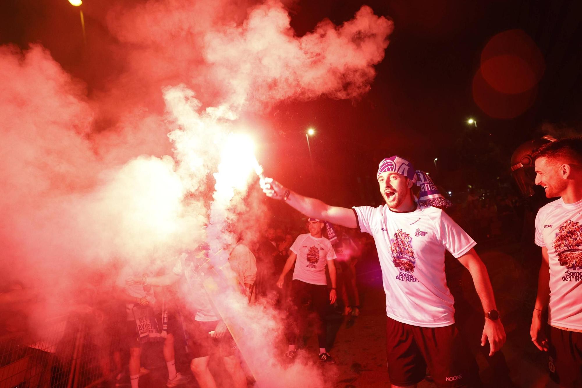 EN IMÁGENES: Locura en las calles de Avilés por el ascenso