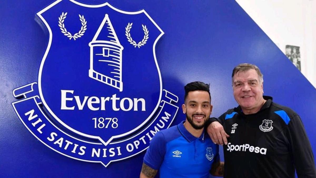 Walcott posa con su nuevo técnico