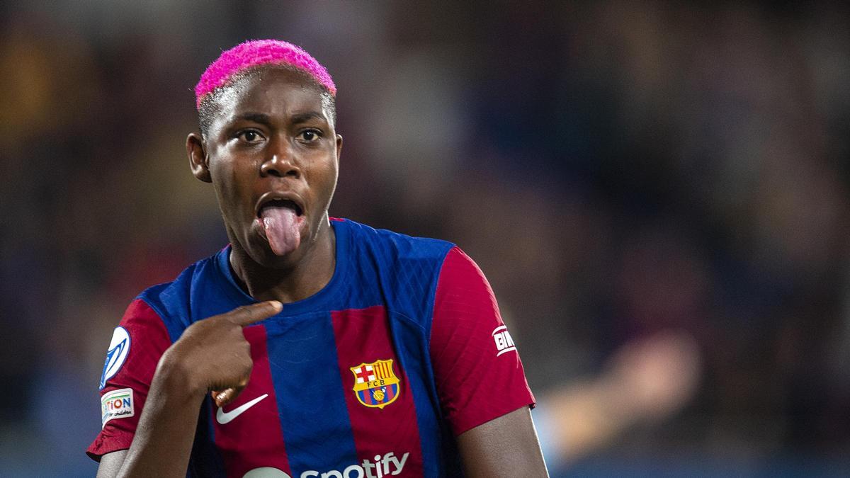 Oshoala celebra su gol de chilena, el quinto azulgrana, durante el partido de champions league femenina contra el Benfica