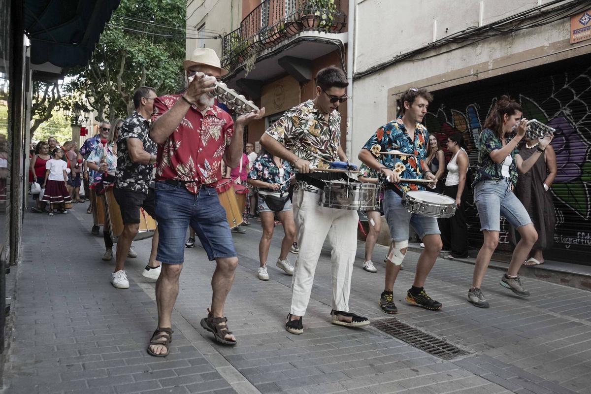SANT VICENÇ DE CASTELLET . FESTA MAJOR XXXII TROBADA GEGANTS . ESBART ESCOLA DE DANSA . PIKBE PELS CARERS . CERCAVILA