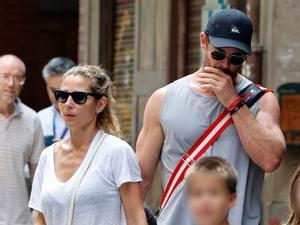 Elsa Pataky y su marido Chris Hemsworth están disfrutando de unas vacaciones en familia en Barcelona