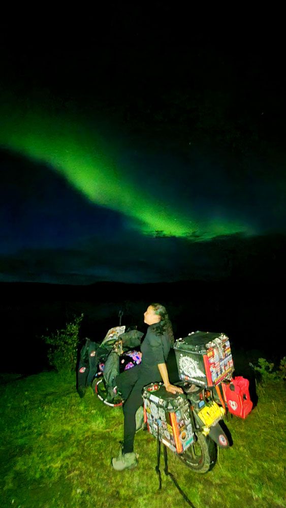 Cumpliendo su sueño de ver una aurora boreal.