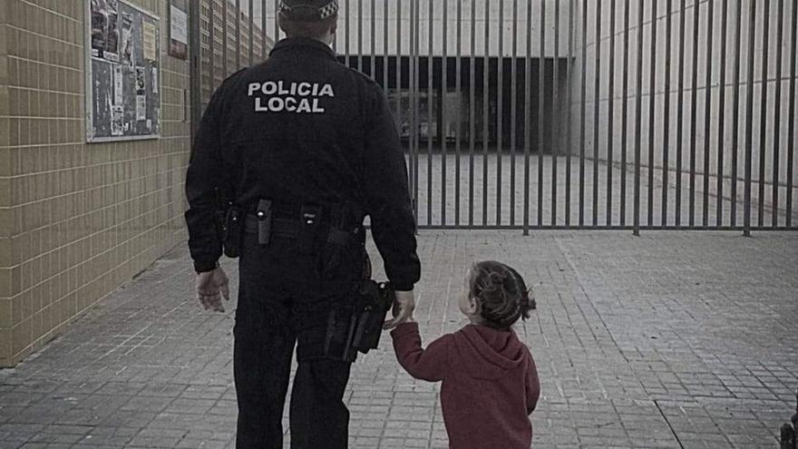Un agente en una imagen de archivo. | AYUNTAMIENTO DE CANET