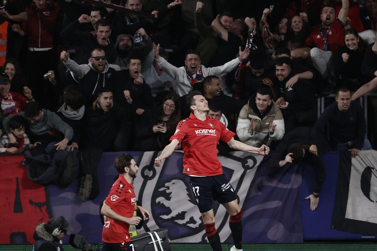 Budimir celebra su gol de penalti contra el Real Madrid.