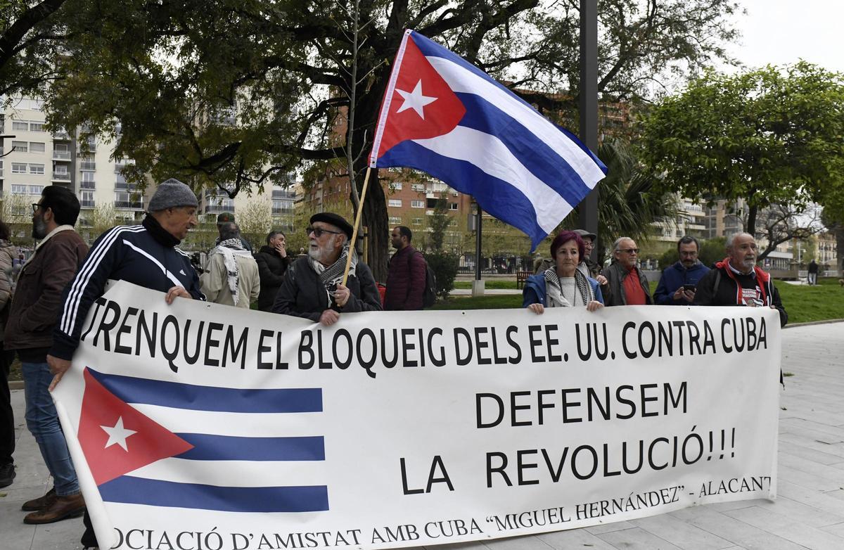 Movilización en Murcia contra el bloqueo de Estados Unidos a Cuba - La ...