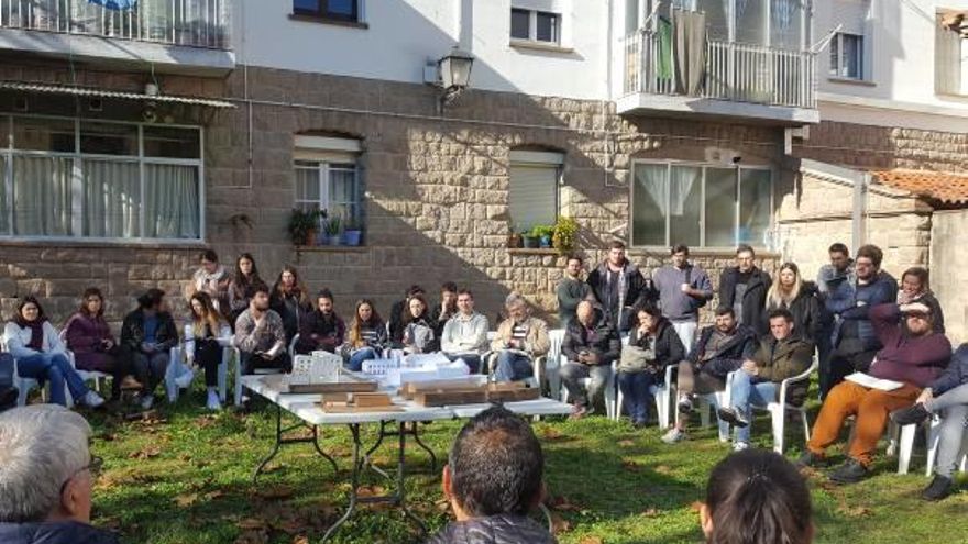 Els veïns de l&#039;antiga colònia Viladomiu Vell de Gironella van conèixer els projectes arquitectònics dels alumnes