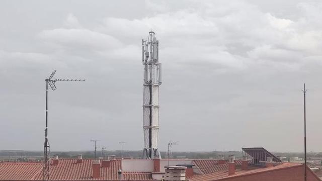 Torre de antenas de la calle Ciudad de Toro. | J. A. G.