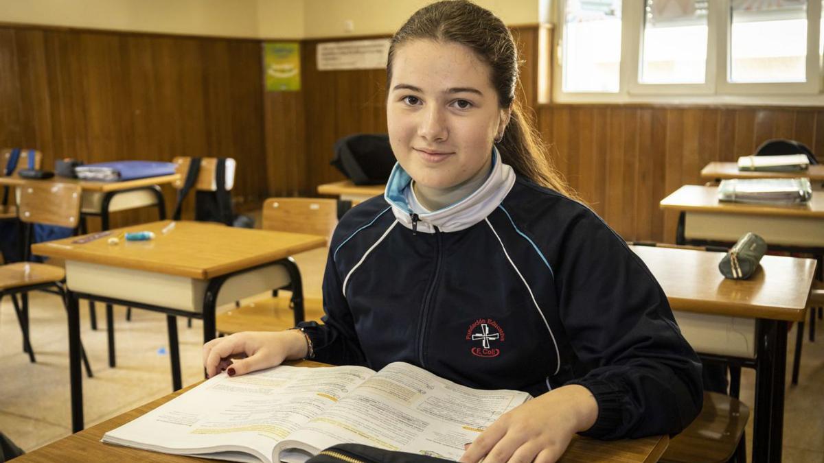 Candela Camacho, en su clase de 2.º de la ESO. | Valentina Ciuca