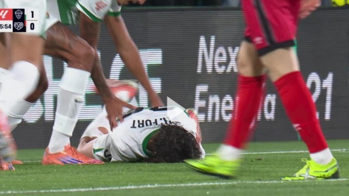 Héctor Fort se lesionó el 21 de diciembre en el partido contra el Rayo Vallecano en Elx